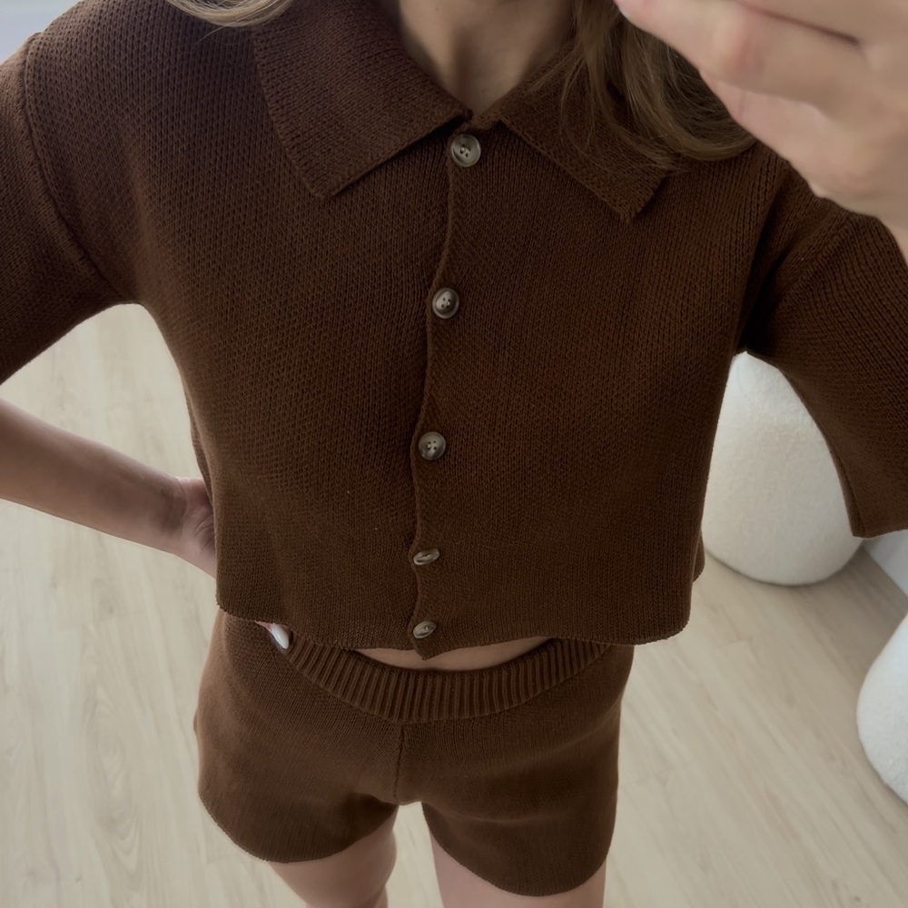 Brown knitted set